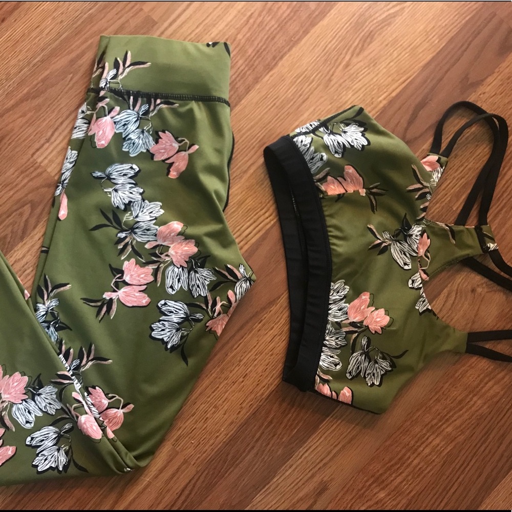 🌸🕉NWOT Floral Activewear Set